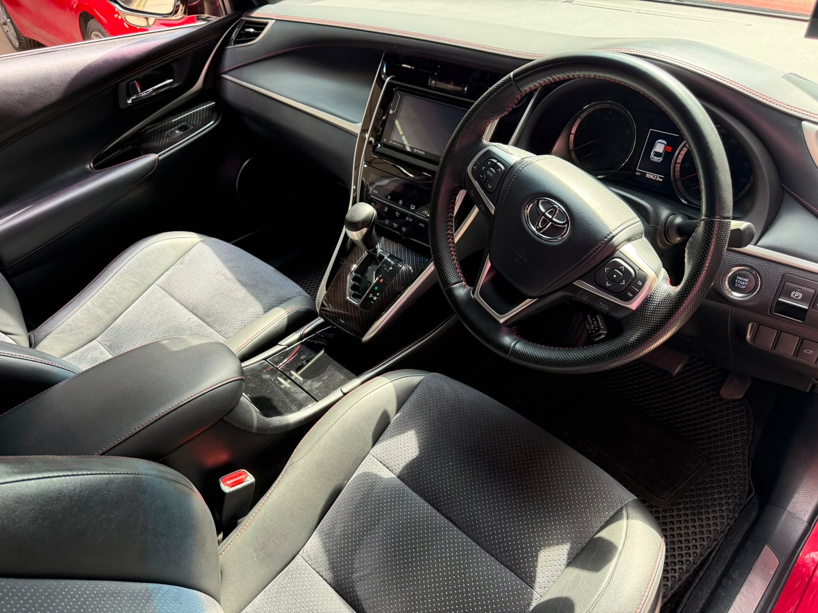 Toyota Harrier G Grade photo 7